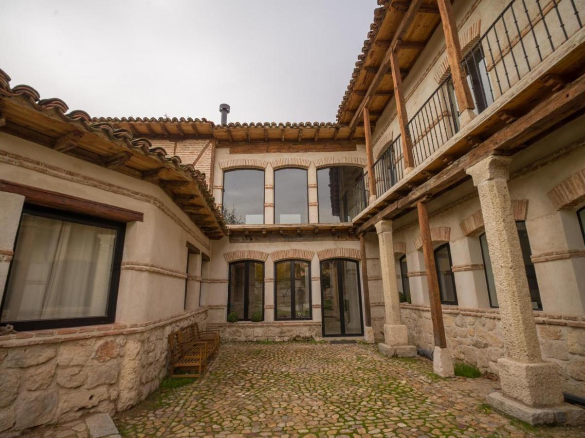 Casa De Los Mendoza - Casa Solariega En El Casco Historico アルカラ・デ・エナレス エクステリア 写真