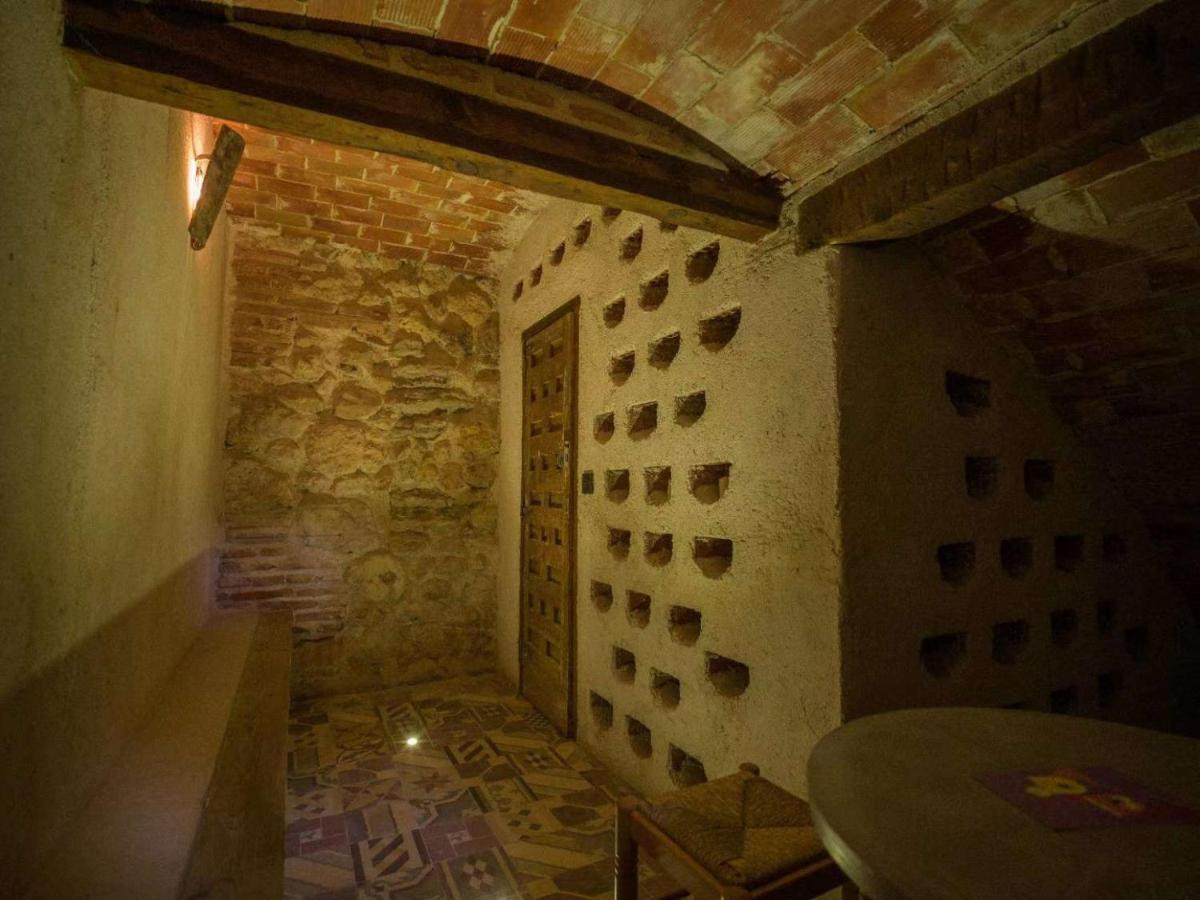 Casa De Los Mendoza - Casa Solariega En El Casco Historico アルカラ・デ・エナレス エクステリア 写真