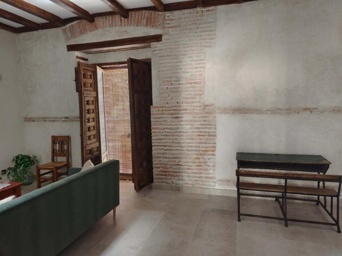 Casa De Los Mendoza - Casa Solariega En El Casco Historico アルカラ・デ・エナレス エクステリア 写真