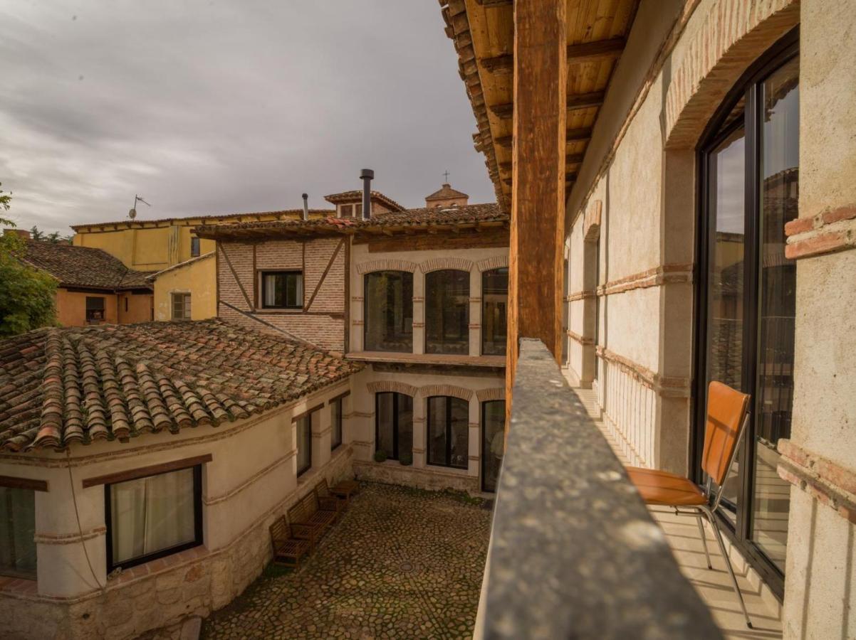 Casa De Los Mendoza - Casa Solariega En El Casco Historico アルカラ・デ・エナレス エクステリア 写真