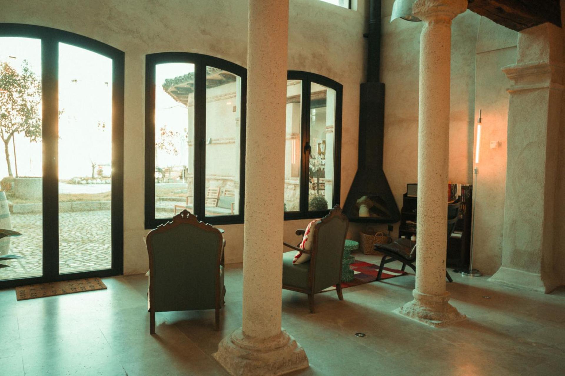 Casa De Los Mendoza - Casa Solariega En El Casco Historico アルカラ・デ・エナレス エクステリア 写真