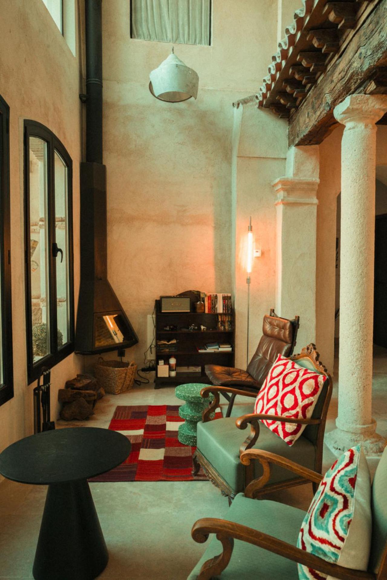 Casa De Los Mendoza - Casa Solariega En El Casco Historico アルカラ・デ・エナレス エクステリア 写真