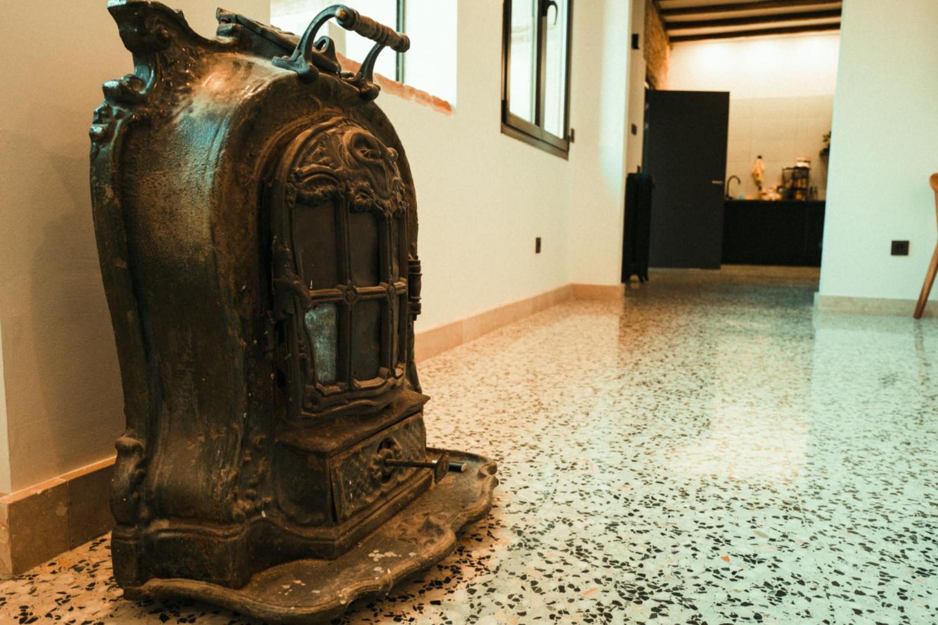 Casa De Los Mendoza - Casa Solariega En El Casco Historico アルカラ・デ・エナレス エクステリア 写真